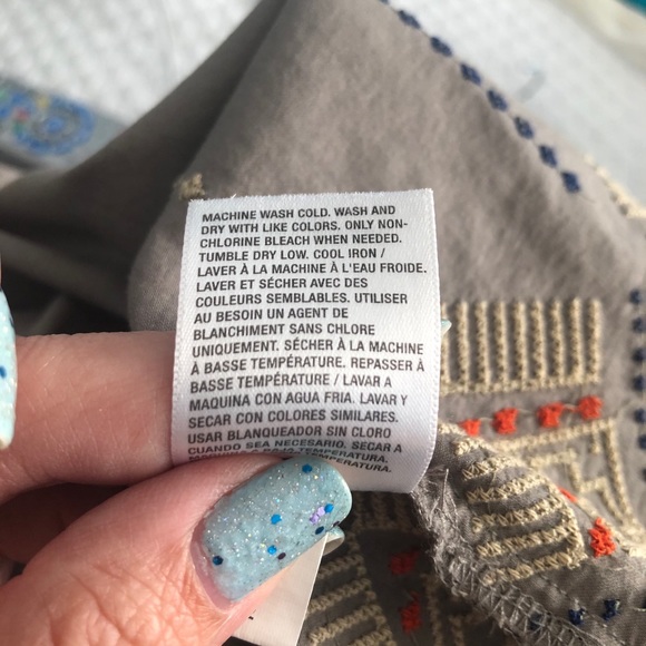 Old Navy Embroidered Aztec Print Tan Skirt Large - Picture 11 of 11